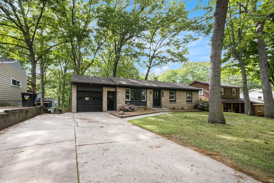 5685 Burgis SE Avenue, Grand Rapids, MI 49508