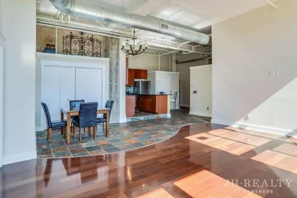 Grand Rapids, MI 49504,600 Broadway NW Avenue #318