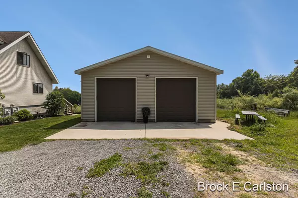 Montague, MI 49437,7403 S 48th Avenue