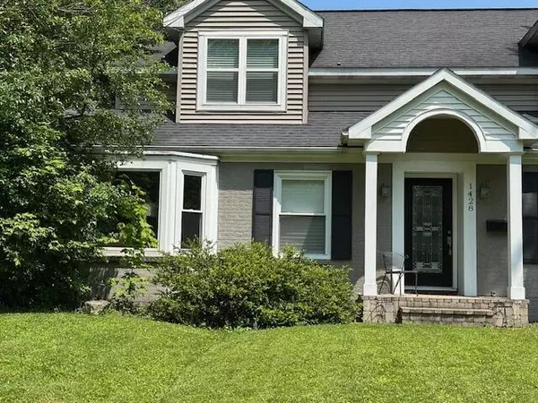 East Grand Rapids, MI 49506,1428 Woodlawn SE Avenue