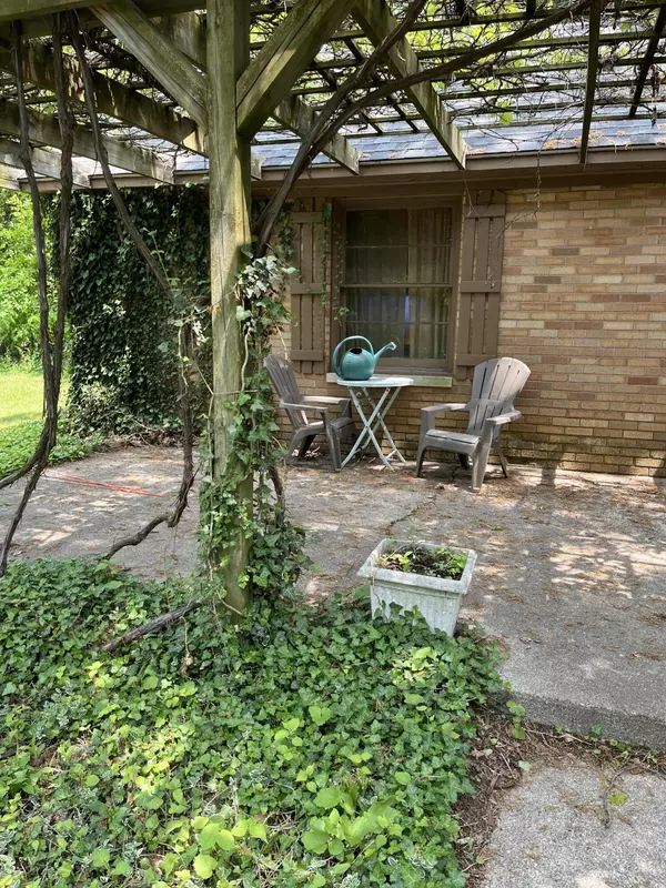 Grand Haven, MI 49417,15364 Groesbeck Street