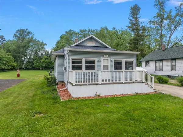 4940 Pottawatamie Path, Watervliet, MI 49098
