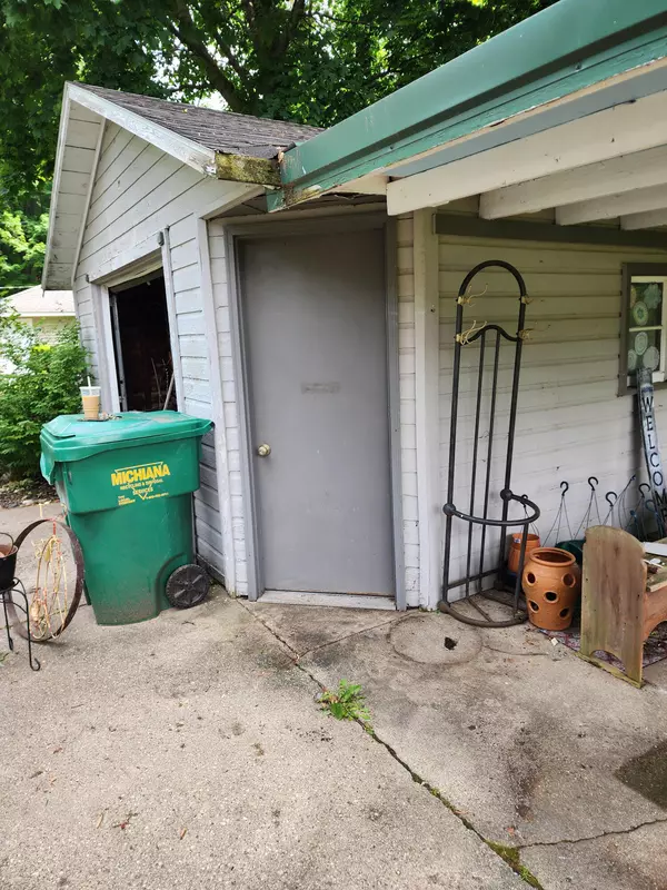 Dowagiac, MI 49047,614 Helena Street