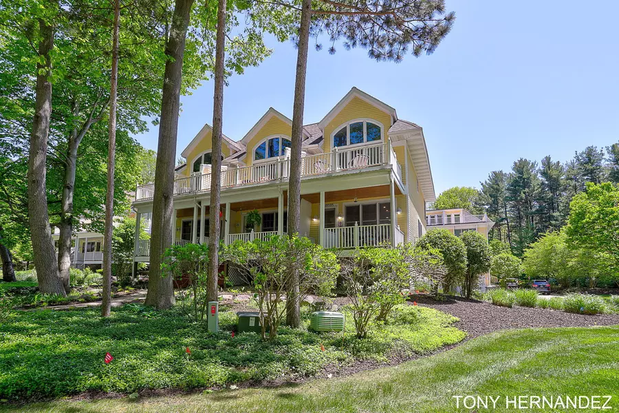 10505 Pinecone Trail #45, South Haven, MI 49090