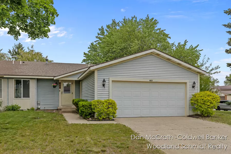 445 Pine Vista SE Street, Kentwood, MI 49548