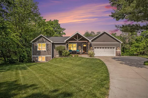 145 Lakeview Drive, Wayland, MI 49348