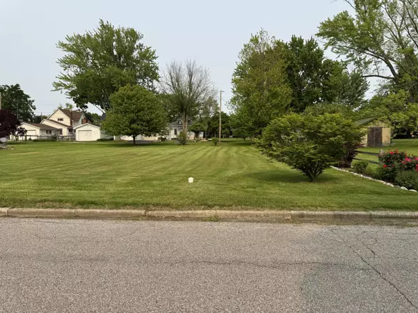 Three Oaks, MI 49128,407 Sherwood Avenue