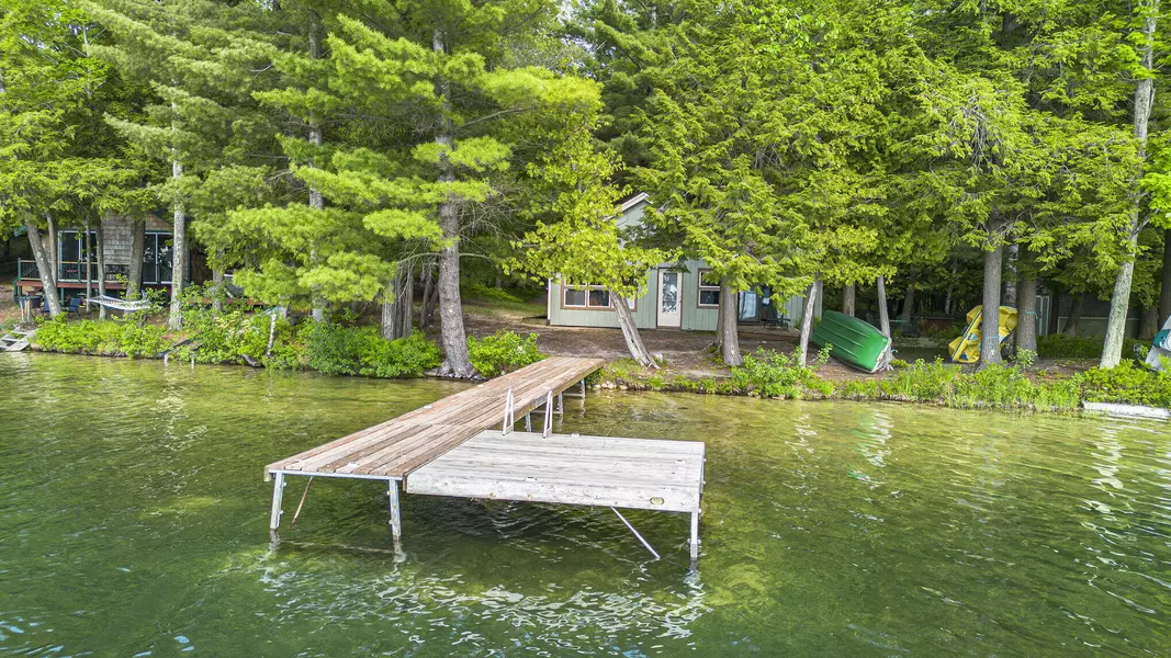 5 Lake Side Street, Traverse City, MI 49685