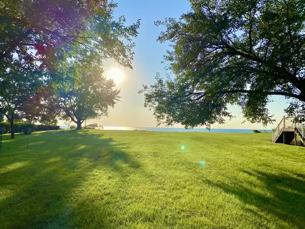 St. Joseph, MI 49085,3274 Lakeshore Drive