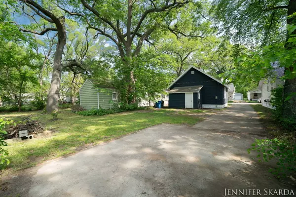 Muskegon, MI 49442,884 Emerson Avenue