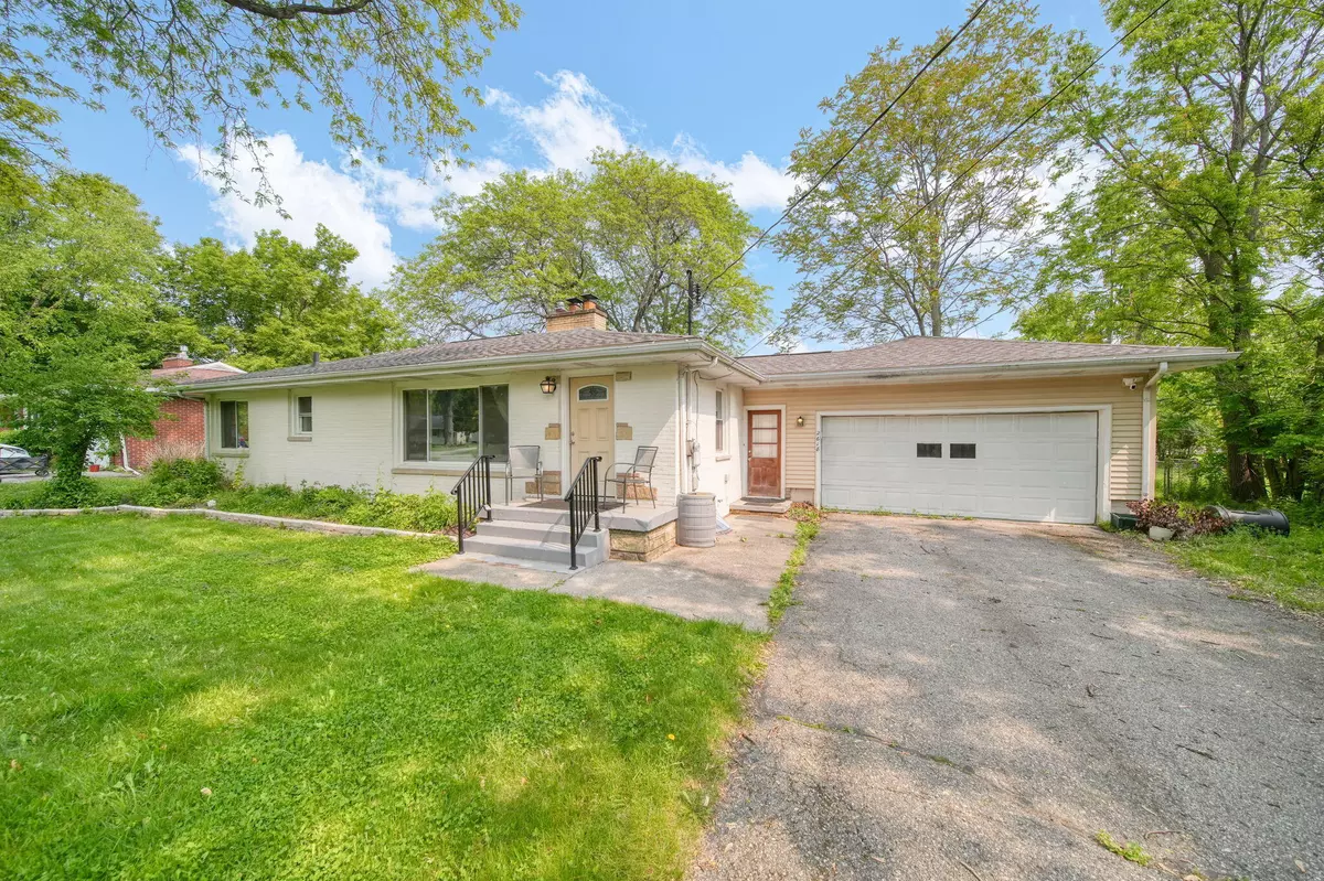 East Lansing, MI 48823,2618 Greencliff Drive