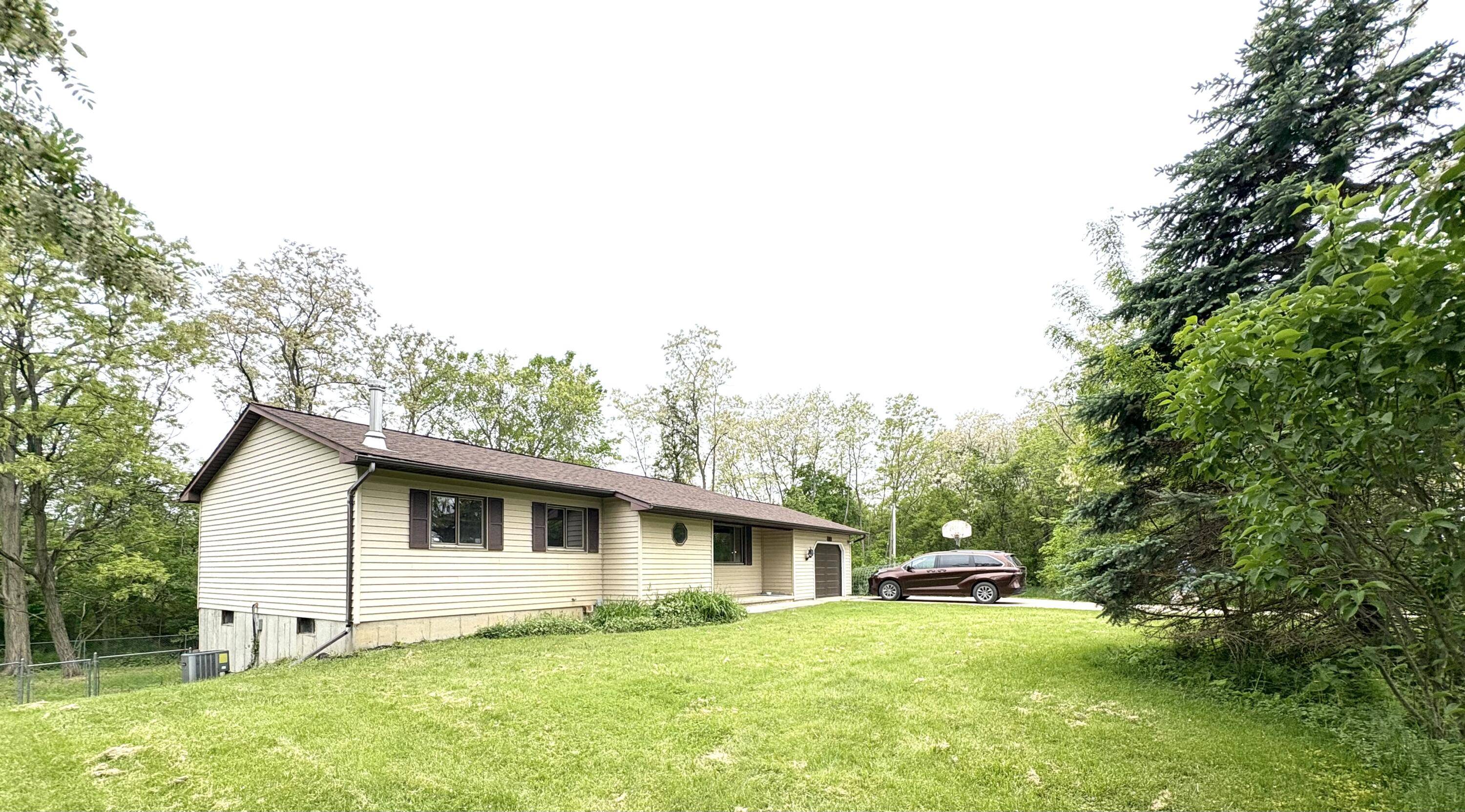 Holly, MI 48442,2122 Houser Road