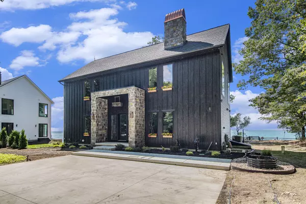 Fennville, MI 49408,2578 Lakeshore Drive