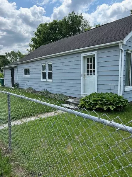 2105 Bomber Avenue, Ypsilanti, MI 48198