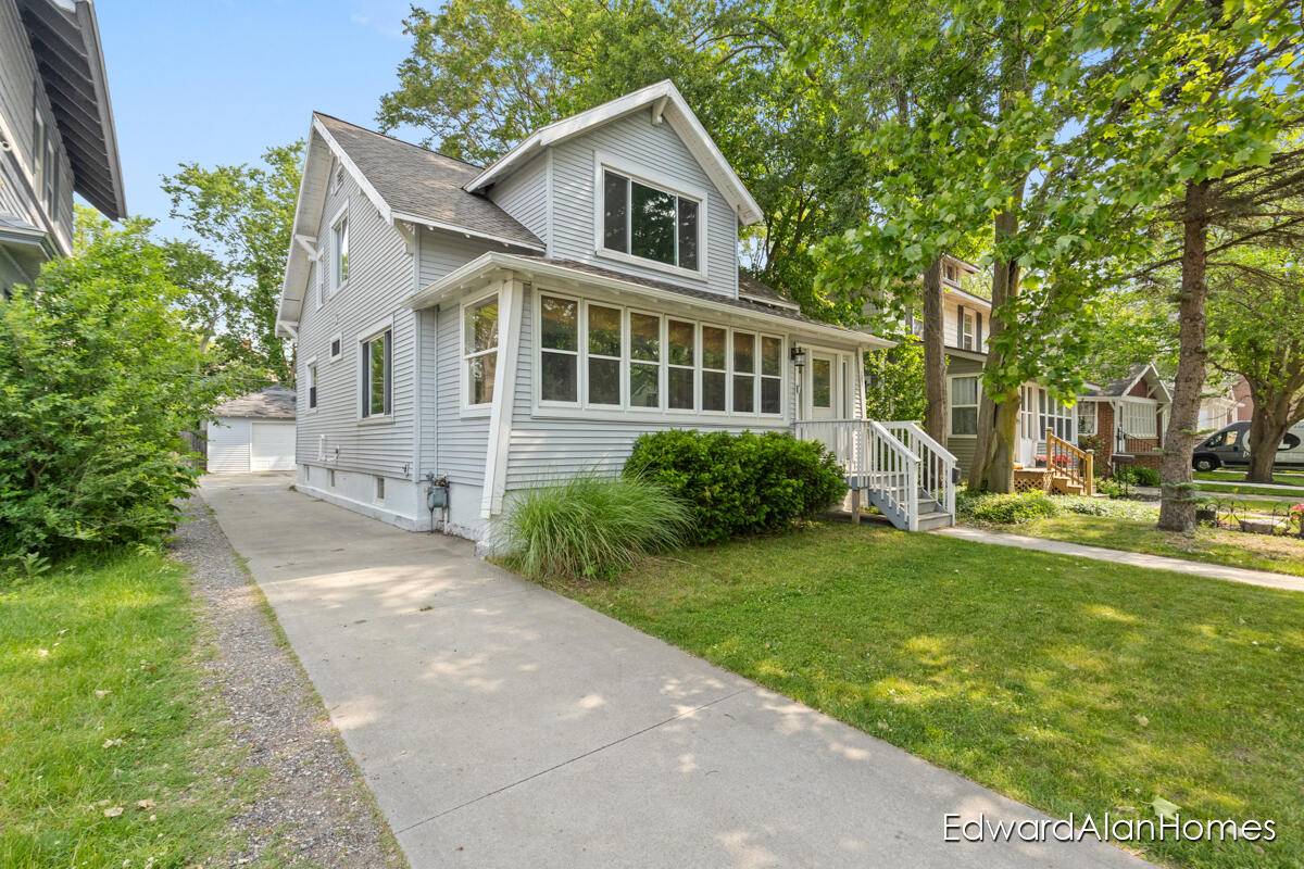 187 W 16th Street, Holland, MI 49423