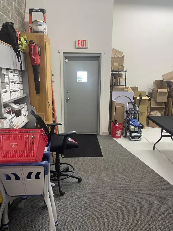 Holland, MI 49424,367 E Lakewood Boulevard