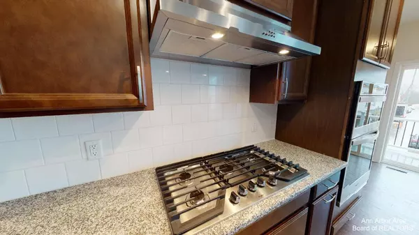 Ann Arbor, MI 48105,2708 S Spurway Drive