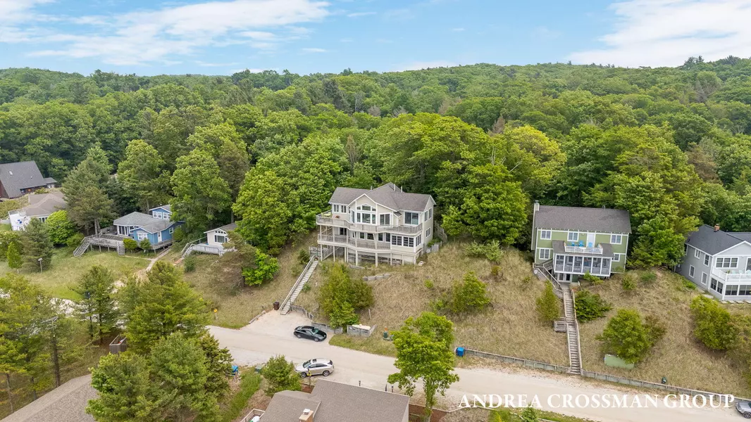 10508 Lost Valley Road, Montague, MI 49437