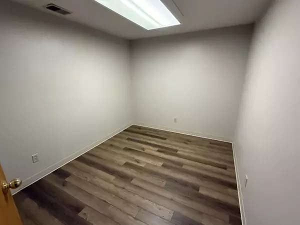 Portage, MI 49002,5930 Lovers Lane #L1