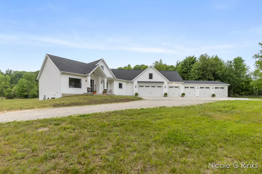 9860 Button Road, Belding, MI 48809