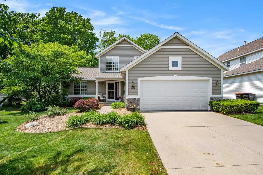 5591 E Grove SE Drive, Grand Rapids, MI 49512