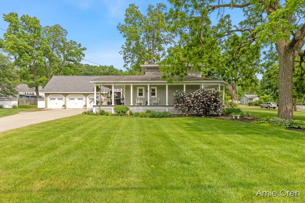 Lowell, MI 49331,307 N Jefferson Street SE