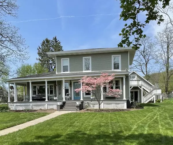 Lowell, MI 49331,307 N Jefferson Street SE