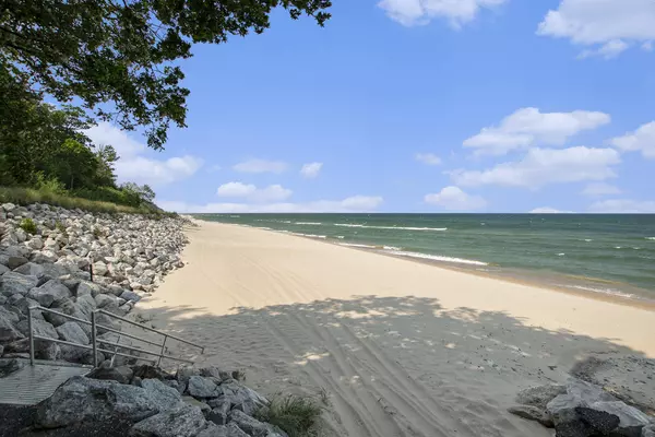 South Haven, MI 49090,7251 Beverly Drive