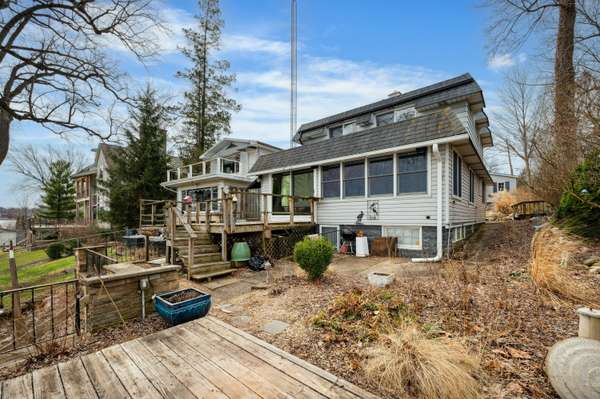 Coloma, MI 49038,5505 Lakewood Drive