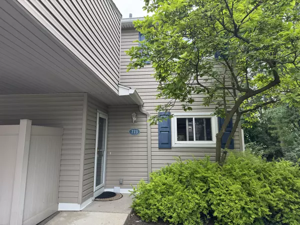 773 Kirts Boulevard, Troy, MI 48084