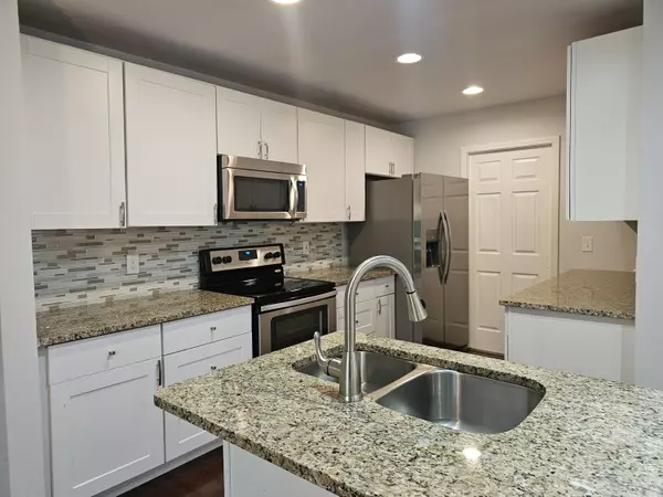 Lake Orion, MI 48360,324 Stratford Lane