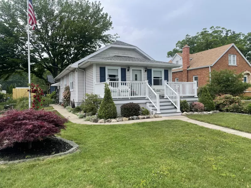 108 S Berrien Street, New Buffalo, MI 49117