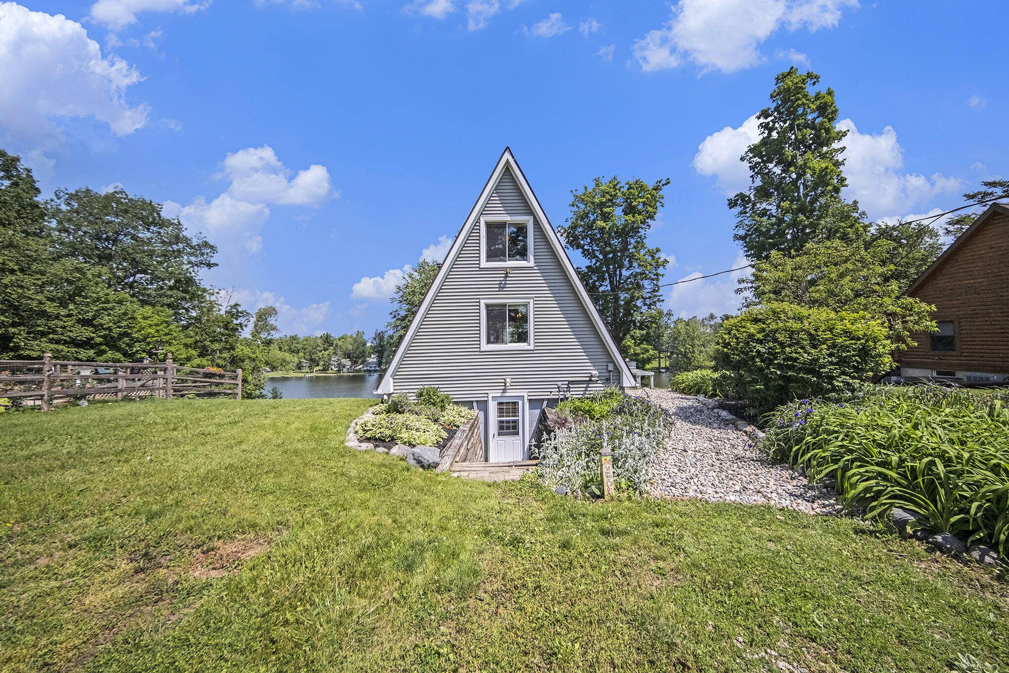 13674 Lenore Drive, Hudson, MI 49247