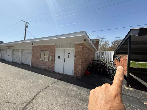 Ann Arbor, MI 48105,1233 Island Drive #203