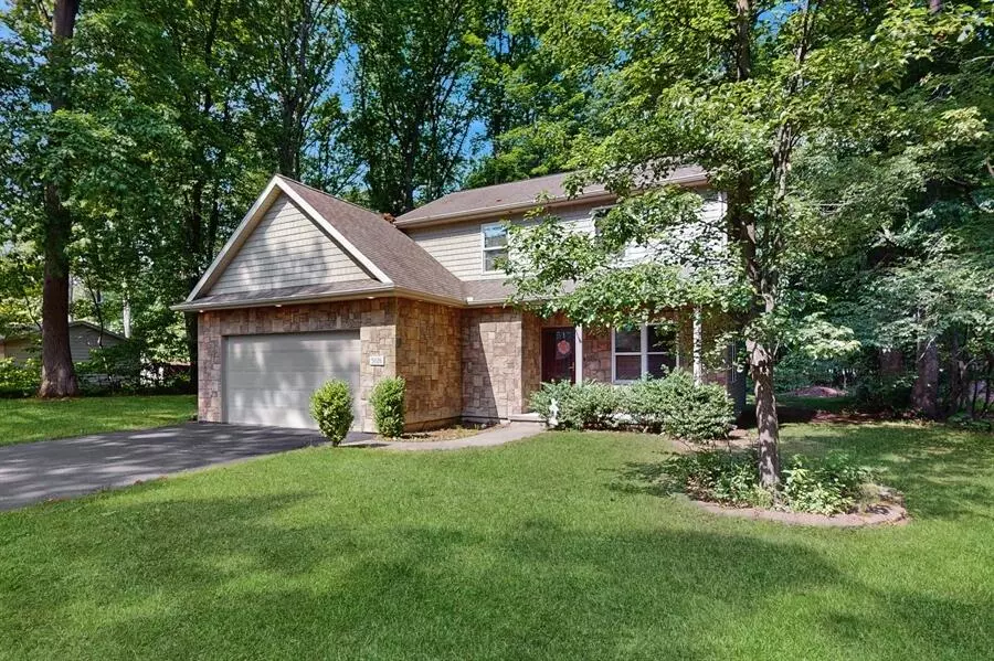 5026 Weatherford Drive, Coloma, MI 49038