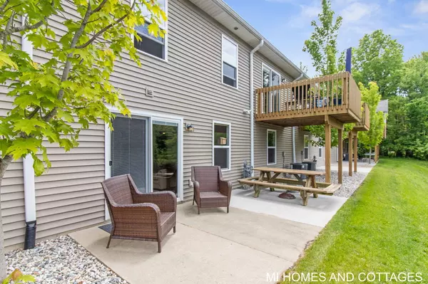 Holland, MI 49424,2967 Loganberry Lane #39