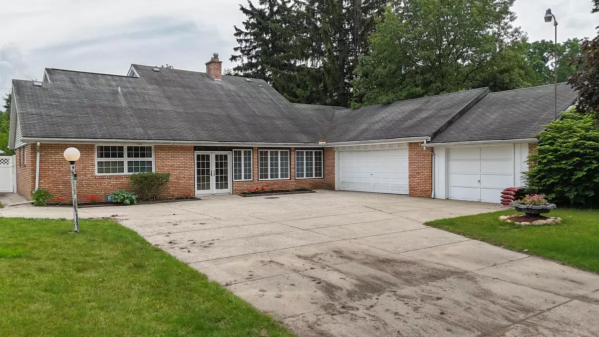 Dowagiac, MI 49047,57081 M 51 S