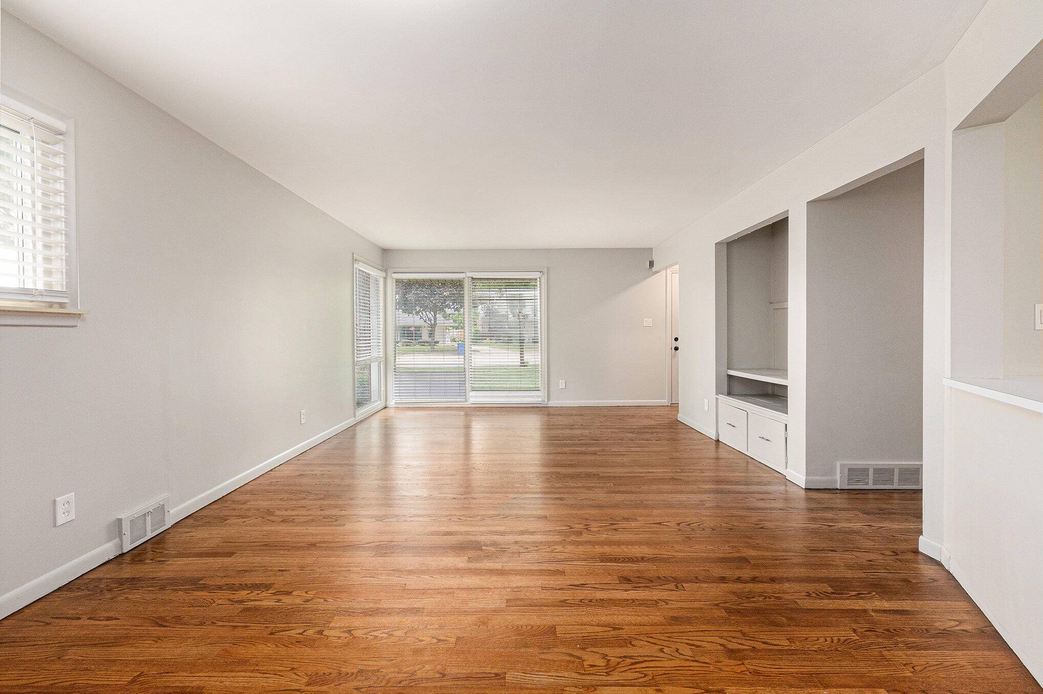 Warren, MI 48092,32530 Halmich Drive
