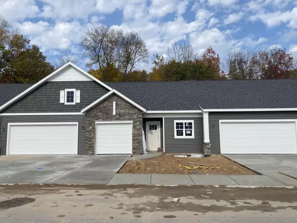 2817 W Cobblestone SE Court #11, Kentwood, MI 49512