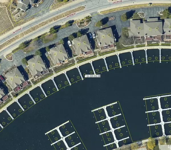 32 Marina N Drive, Manistee, MI 49660