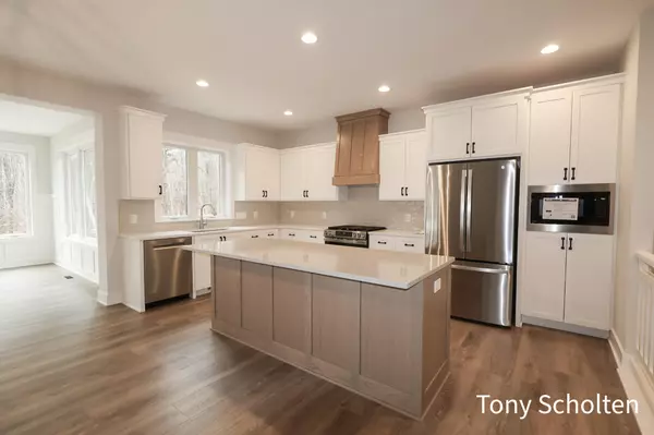 Hudsonville, MI 49426,5094 Blendon Woods Drive #4