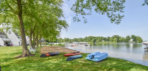 Cassopolis, MI 49031,61626 Colony Bay Drive #15