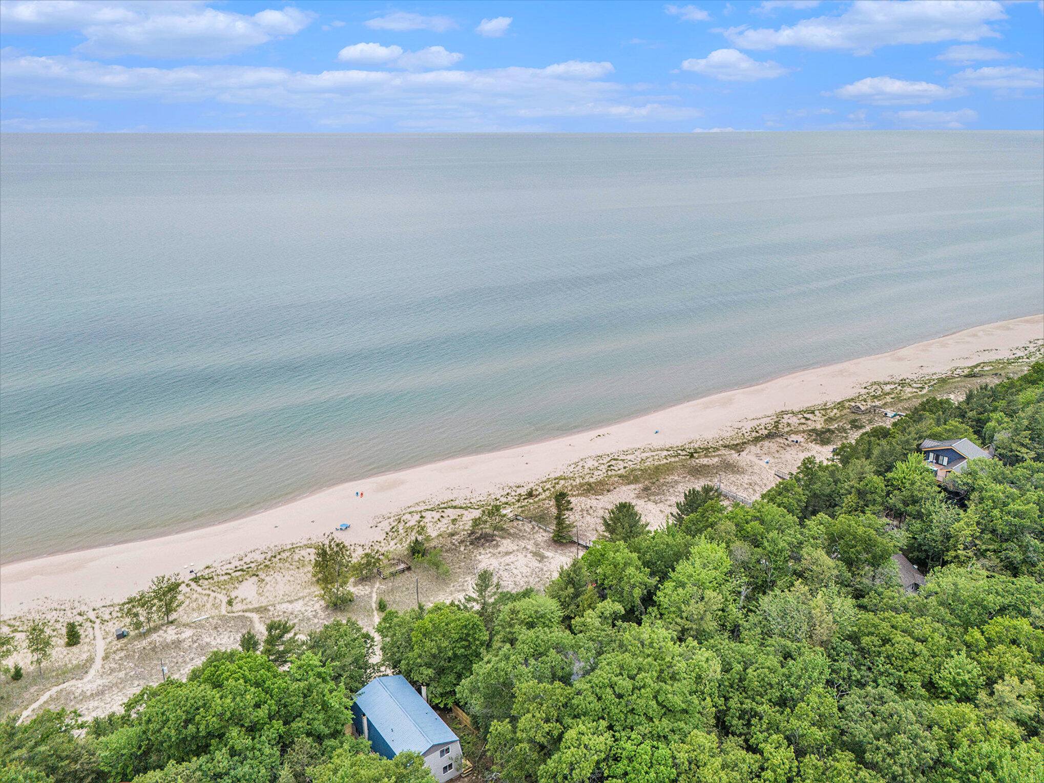 Pentwater, MI 49449,8641 N Perry Avenue