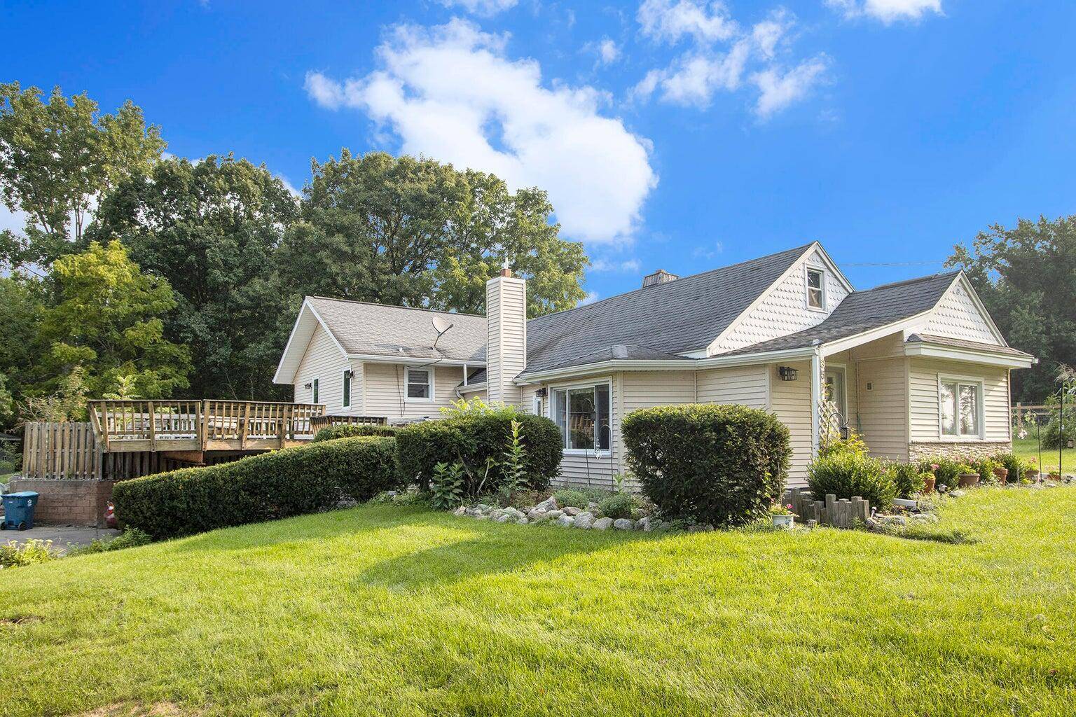 357 E W Avenue, Vicksburg, MI 49097