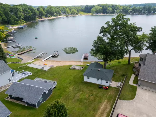 Cassopolis, MI 49031,17295 Stevens Forest Lake Street