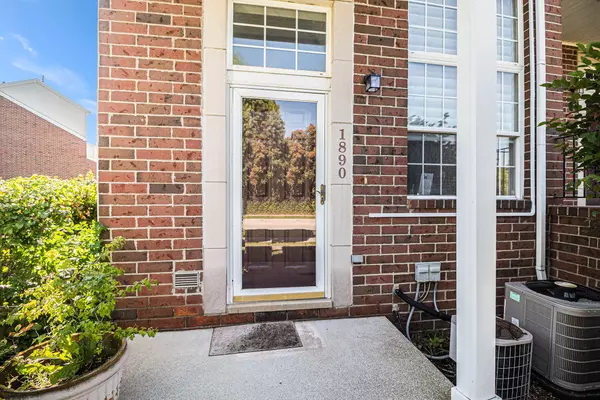 Ann Arbor, MI 48104,1890 Lindsay Lane