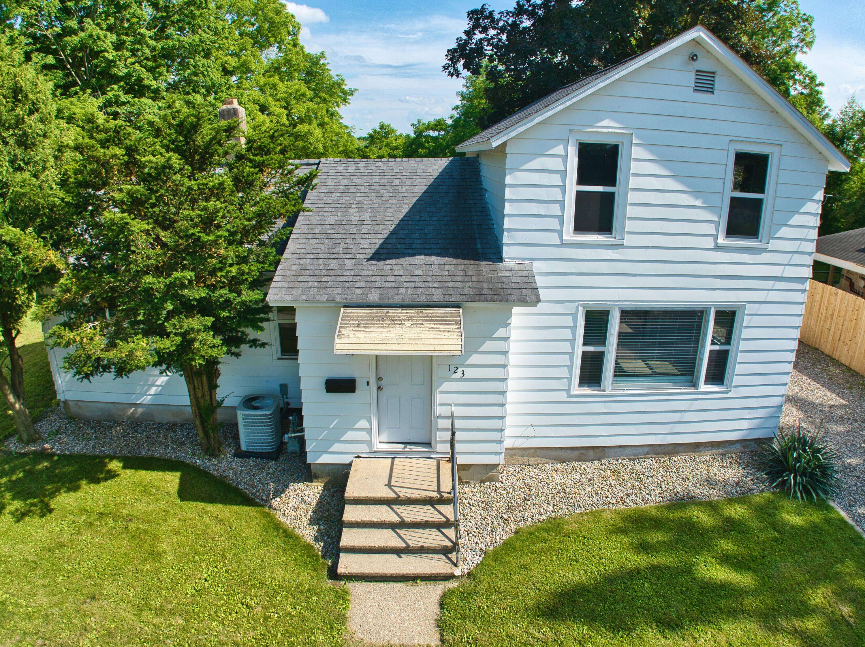 123 E Jefferson Street, Quincy, MI 49082