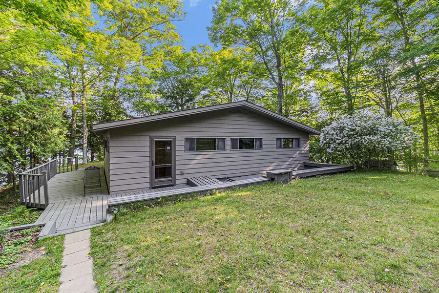 6253 Loggers Lane, Ludington, MI 49431
