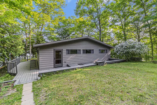 6253 Loggers Lane, Ludington, MI 49431