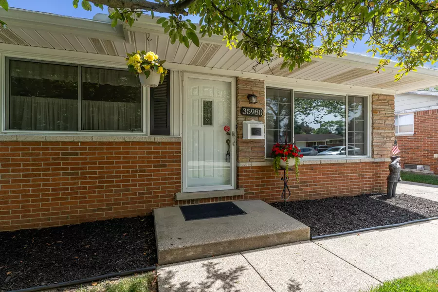 35980 Hees Street, Livonia, MI 48150